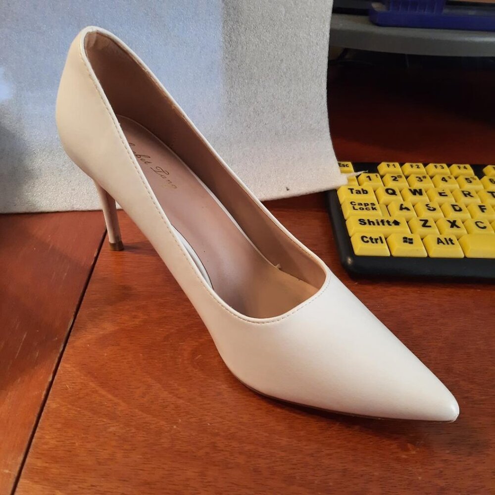 Elisabet Lang Stiletto White Sz 7 PreLoved Minor Worn Signs Good Condition